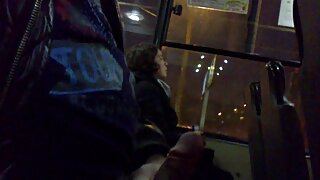 A sarışın fahişə yeyilmiş və hardcore sikilmiş olur